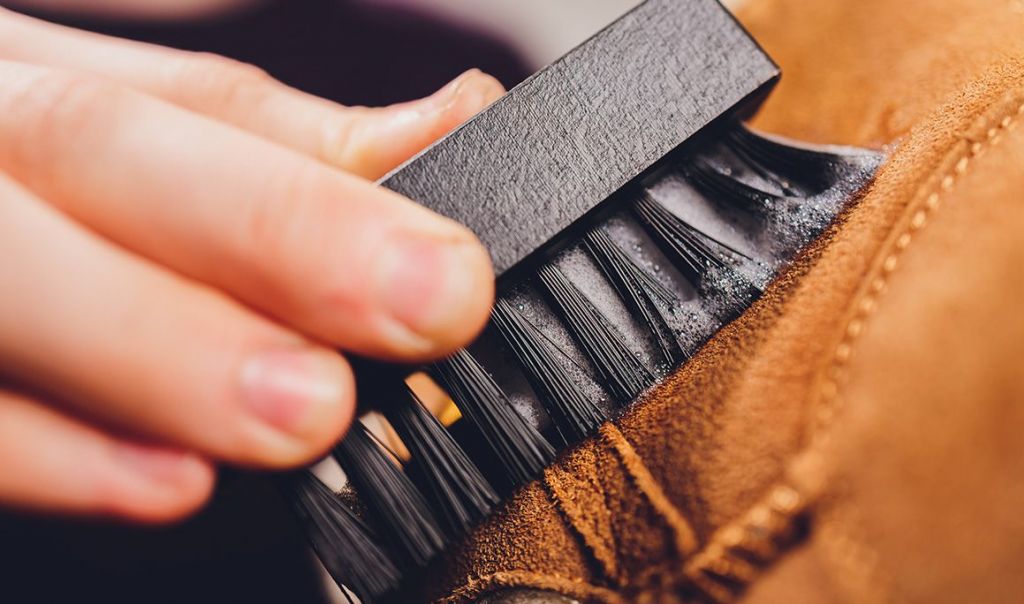 How to properly maintain your relaxation chair according to its material?